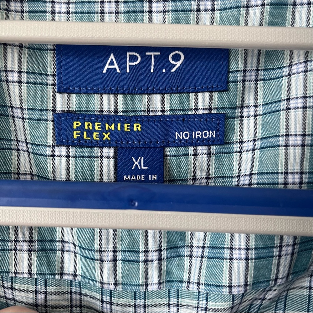 Apt.9 button down - Picture 3 of 3